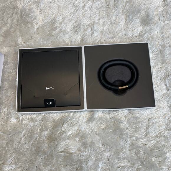 NIke + Fuelband SE Black Small Size - Picture 8 of 8